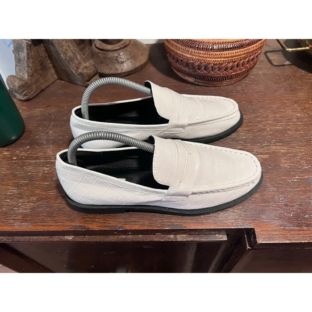 Steve Madden Goodman Preppy White Croc Embossed Penny Loafers - Size 8.5